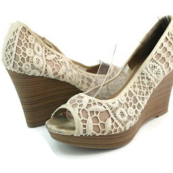 American Eagle Outfitters Shoes - amazing American eagle lace wedges